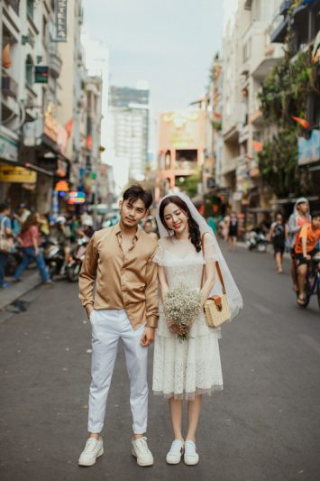 Chụp hình cưới đường phố Sài Gòn